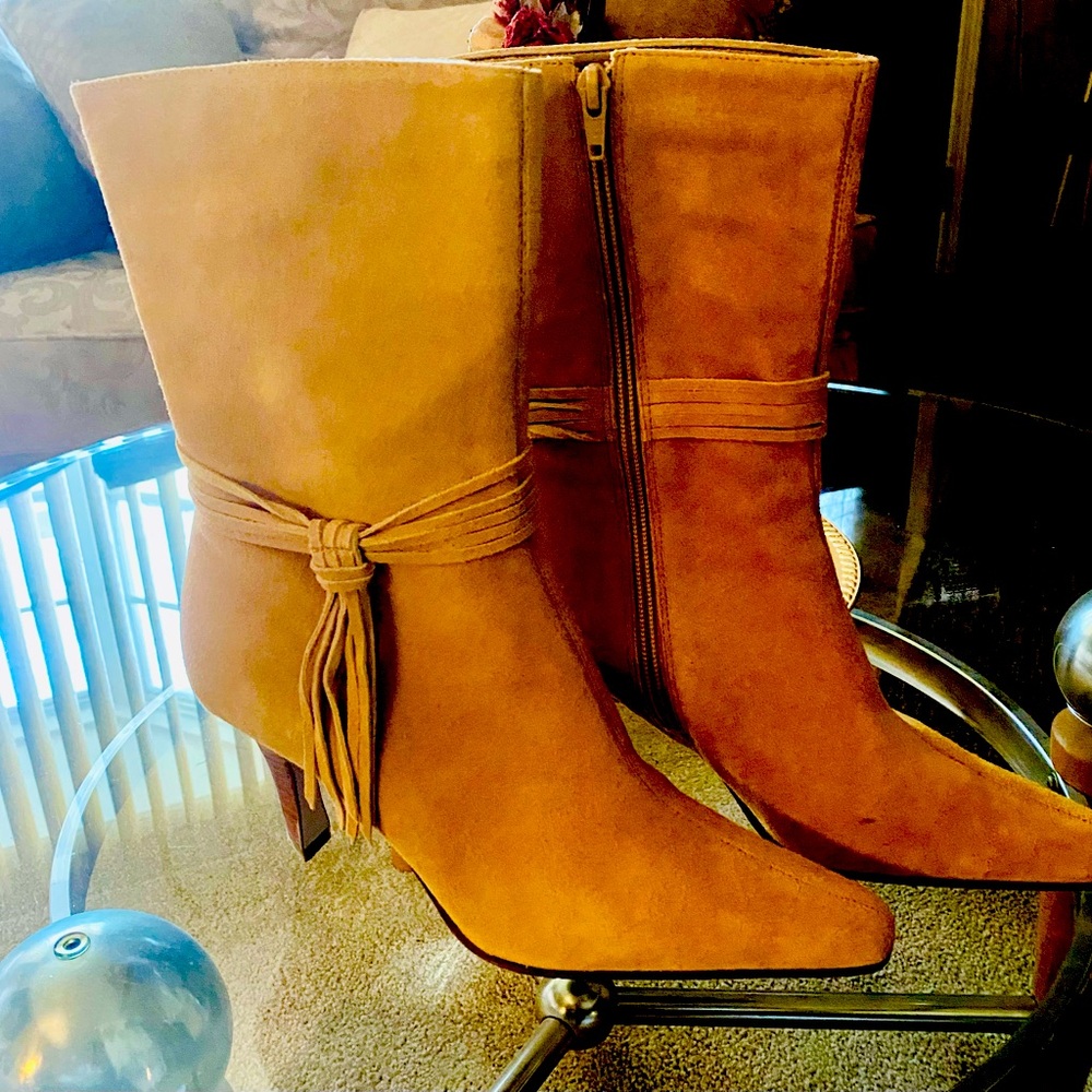 Parade Women’s Suede Boots